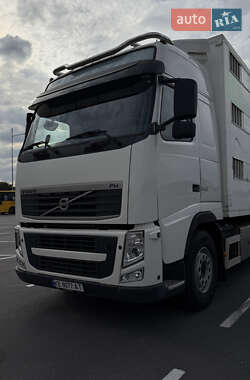 Для перевозки животных Volvo FH 13 2012 в Днепре