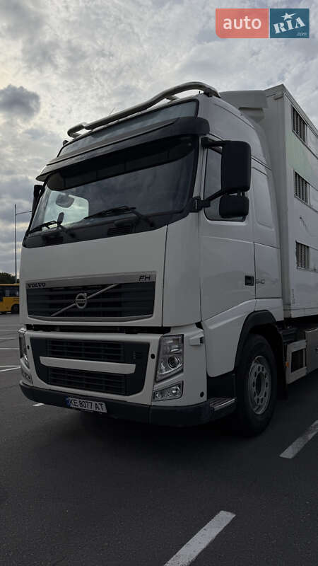 Для перевезення тварин Volvo FH 13 2012 в Дніпрі