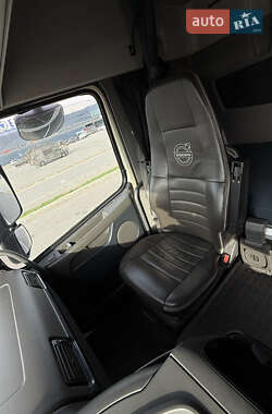 Для перевозки животных Volvo FH 13 2012 в Днепре