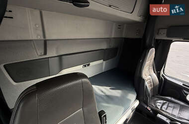 Для перевозки животных Volvo FH 13 2012 в Днепре