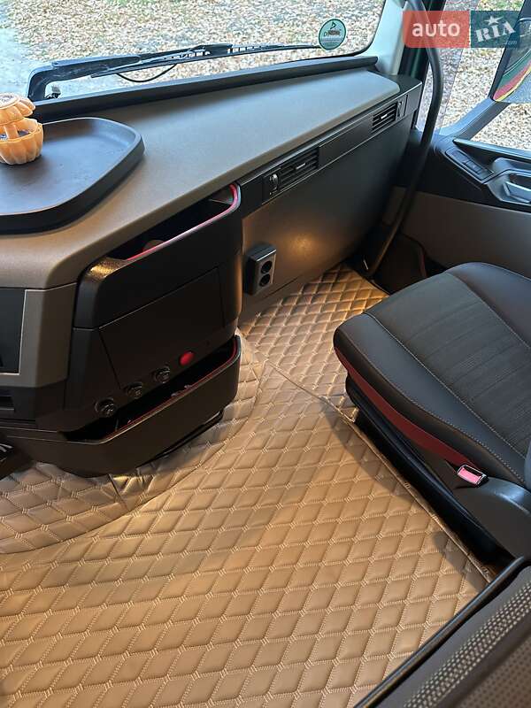 Тягач Volvo FH 13 2015 в Бродах фото 94 Тягач Volvo FH 13 2015 в Бродах