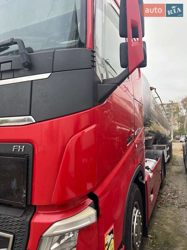 Тягач Volvo FH 13 2014 в Киеве фото 18 Тягач Volvo FH 13 2014 в Киеве