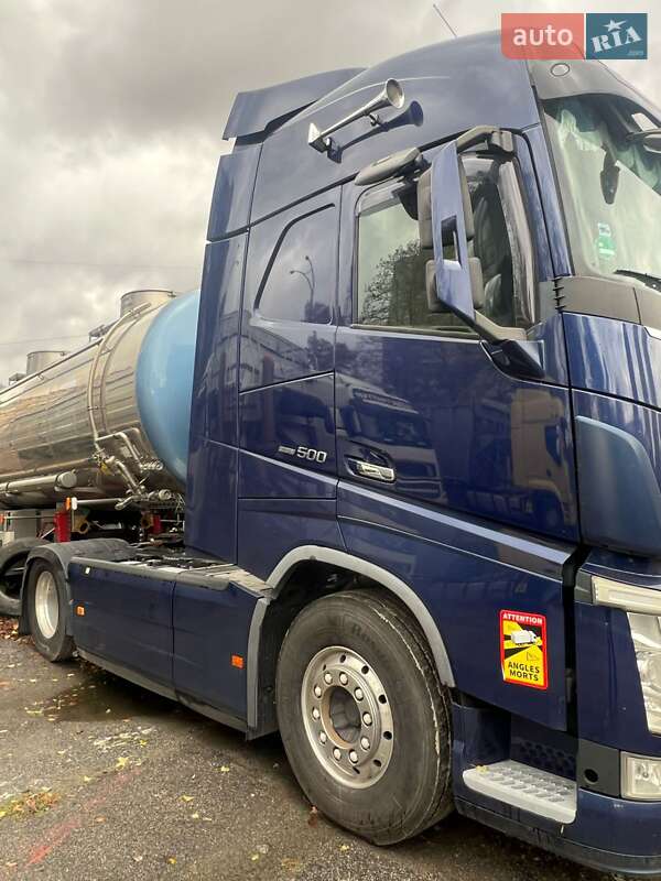 Тягач Volvo FH 13 2016 в Києві фото 12 Тягач Volvo FH 13 2016 в Києві