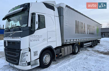 Тягач Volvo FH 13 2015 в Сарнах