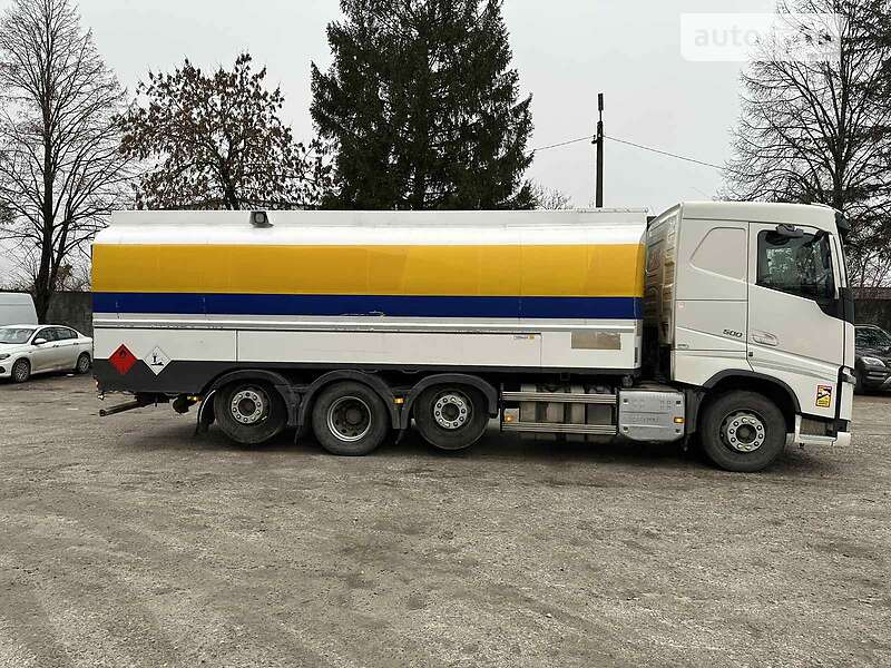 Цистерна Volvo FH 16 2015 в Львове