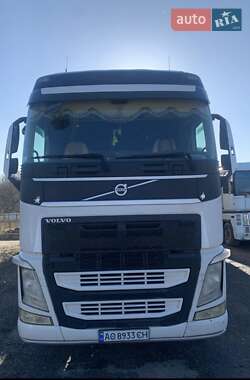 Вантажний фургон Volvo FH 16 2014 в Сваляві