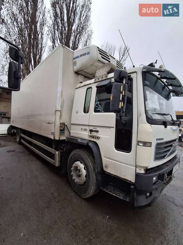 Рефрижератор Volvo FL 6 2004 в Киеве