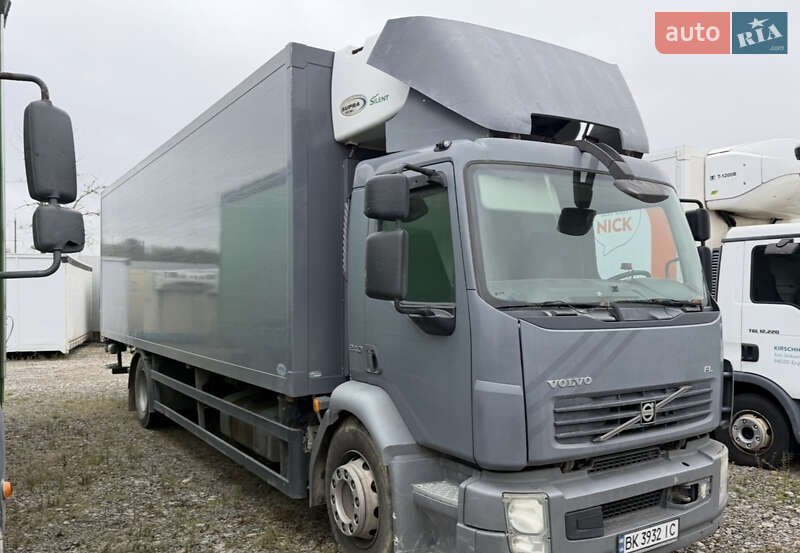 Рефрижератор Volvo FL 7 2010 в Виннице