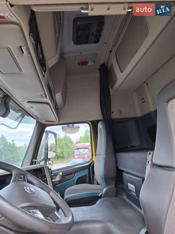 Грузовой фургон Volvo FM 11 2015 в Харькове