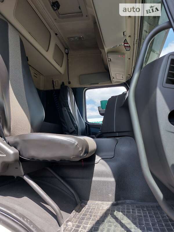 Бензовоз Volvo FM 12 2013 в Киеве