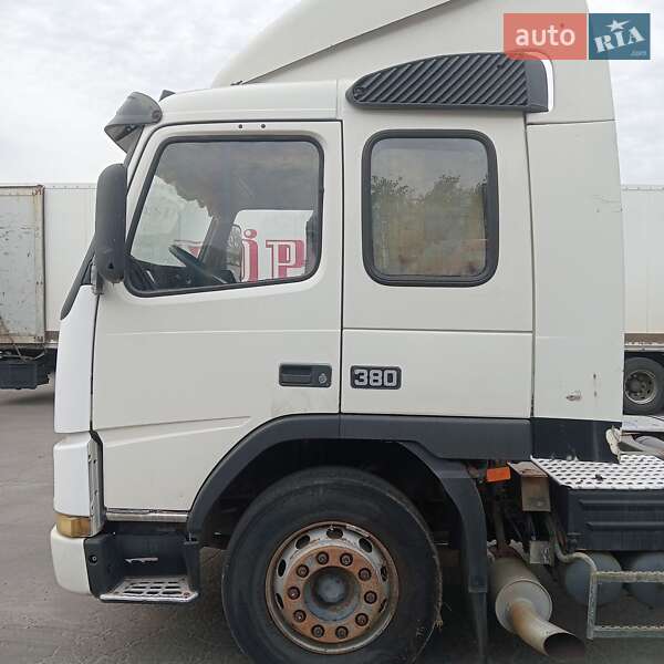 Тягач Volvo FM 12 2000 в Чернигове