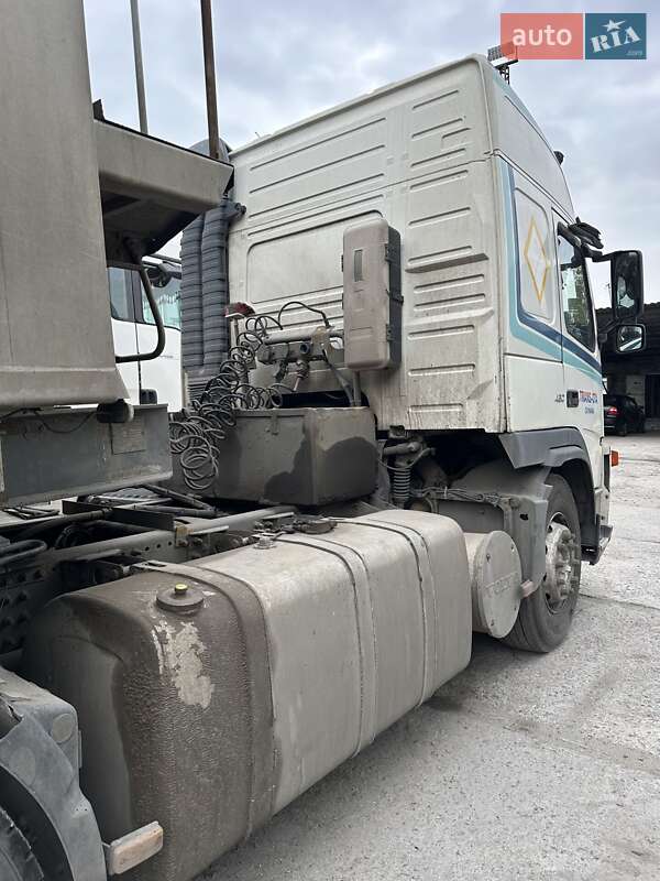 Тягач Volvo FM 12 2004 в Днепре