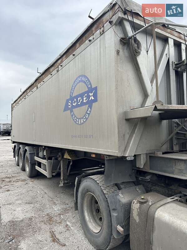 Тягач Volvo FM 12 2004 в Днепре