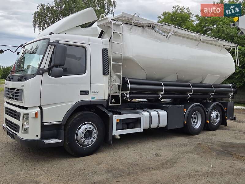 Кормовоз Volvo FM 13 2008 в Черновцах