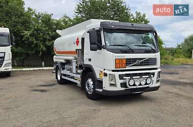 Бензовоз Volvo FM 13 2008 в Черновцах