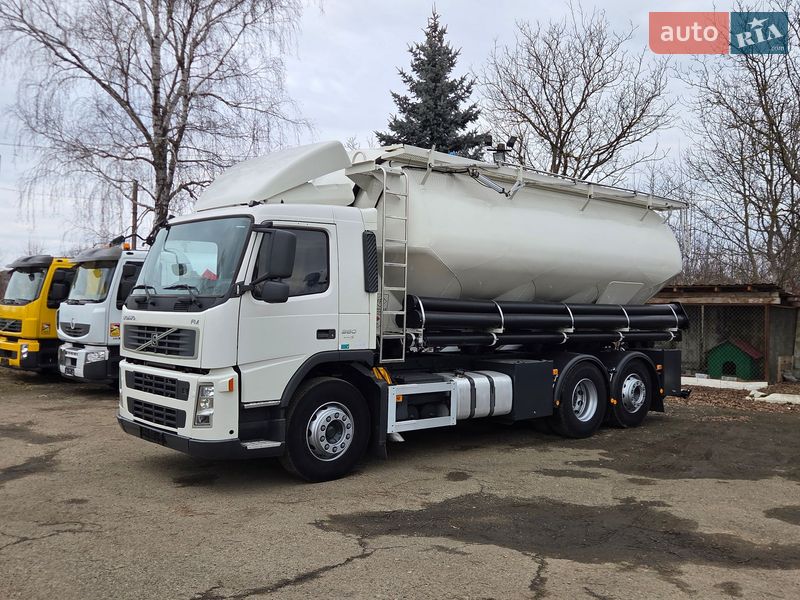 Кормовоз Volvo FM 9 2008 в Черновцах