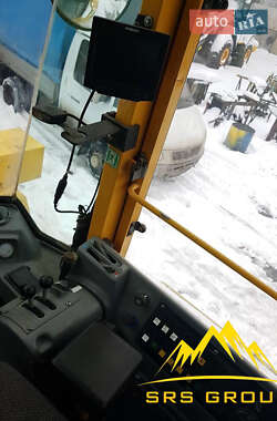 Фронтальный погрузчик Volvo L 120F 1998 в 