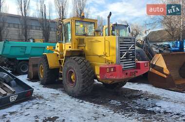 Фронтальный погрузчик Volvo L 120F 1998 в 