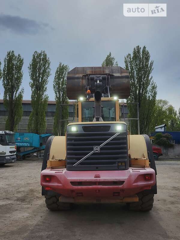 Фронтальный погрузчик Volvo L 180 2007 в Киеве