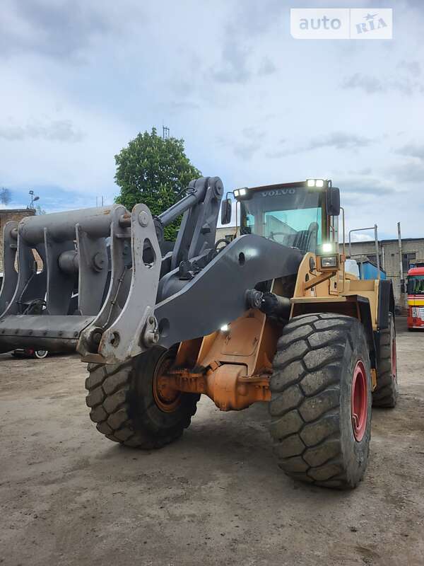 Фронтальный погрузчик Volvo L 180 2007 в Киеве