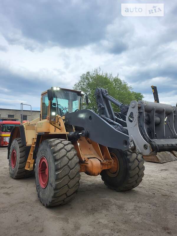 Фронтальный погрузчик Volvo L 180 2007 в Киеве