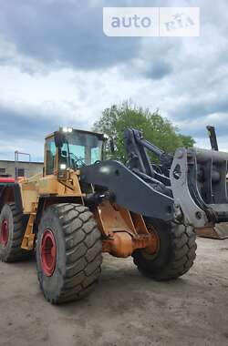 Фронтальный погрузчик Volvo L 180 2007 в Киеве