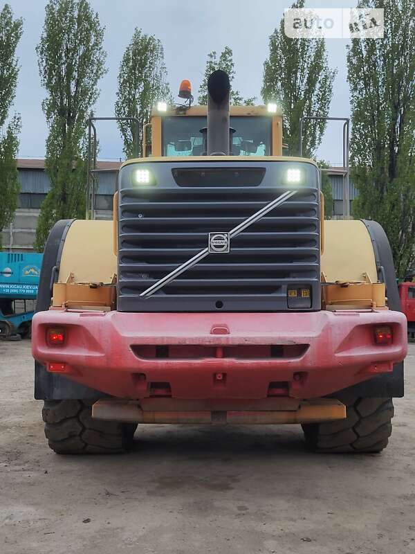 Фронтальный погрузчик Volvo L 180 2007 в Киеве