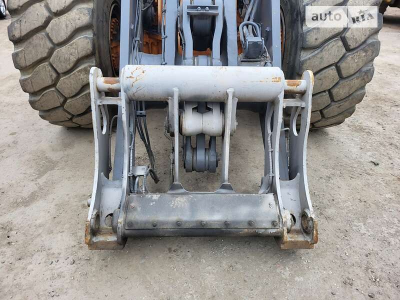 Фронтальный погрузчик Volvo L 180 2007 в Киеве