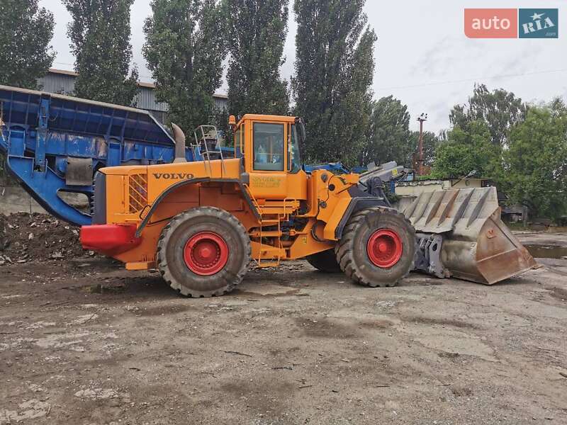 Фронтальный погрузчик Volvo L 180 2008 в Киеве
