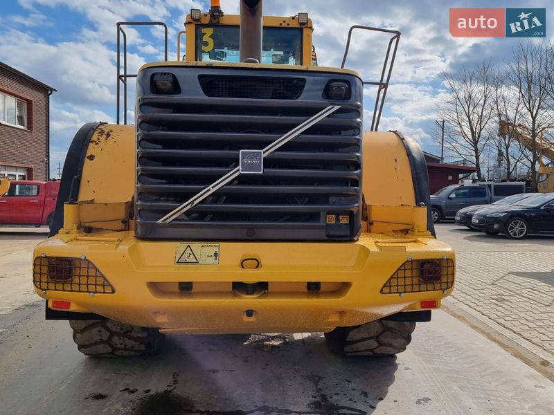 Фронтальні навантажувачі Volvo L 180 2006 в Одесі
