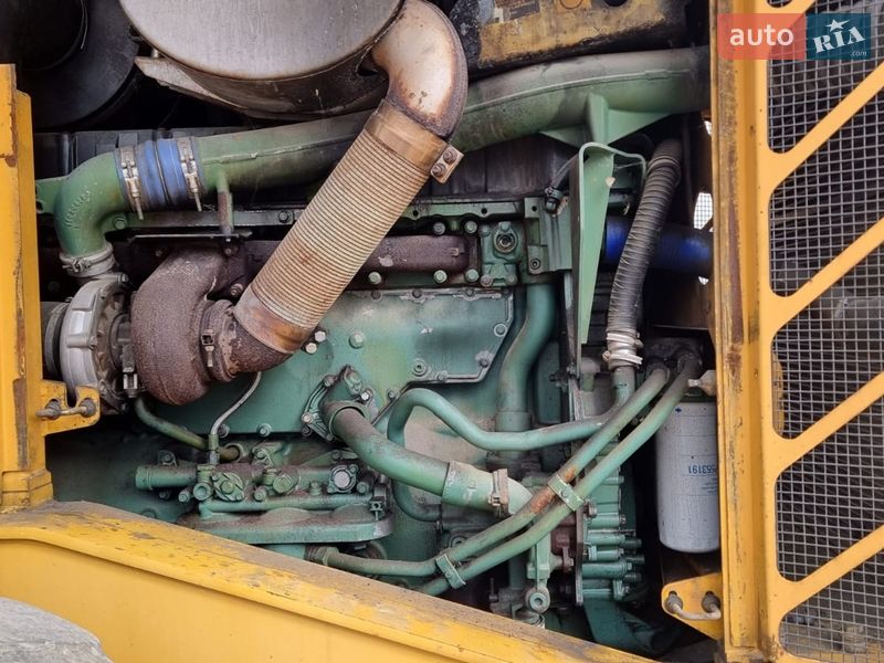 Фронтальні навантажувачі Volvo L 180 2006 в Одесі