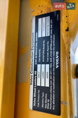 Фронтальный погрузчик Volvo L 220G 1998 в 