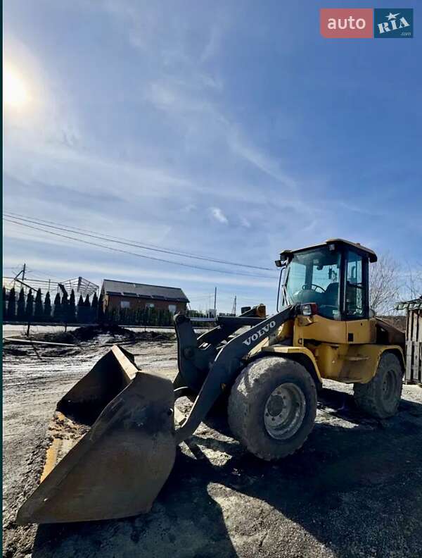 Фронтальный погрузчик Volvo L 35D 1999 в Львове