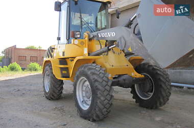 Фронтальні навантажувачі Volvo L30B 2002 в  фото 2 Фронтальні навантажувачі Volvo L30B 2002 в