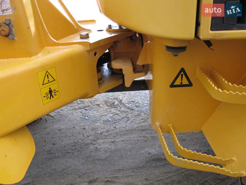 Фронтальный погрузчик Volvo L30B 2002 в Виннице