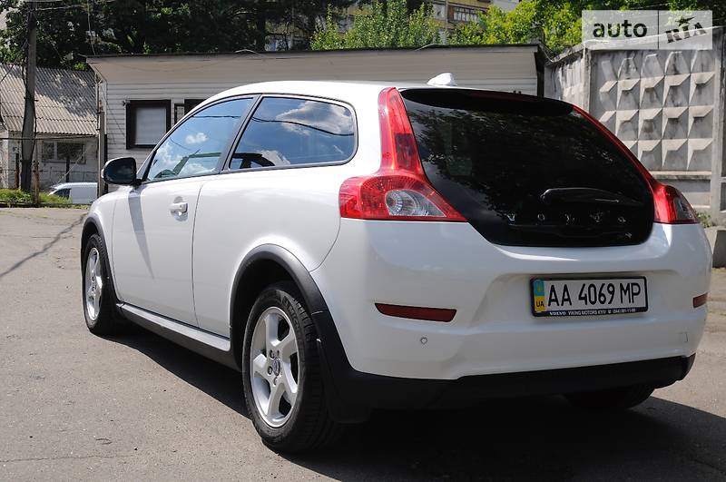 Хэтчбек Volvo S40 2012 в Киеве