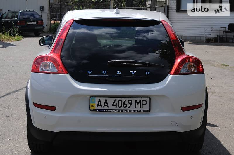 Хэтчбек Volvo S40 2012 в Киеве
