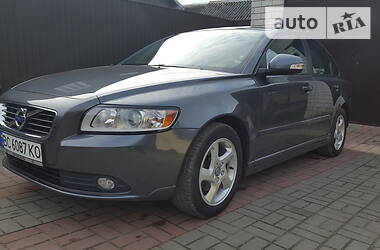 Седан Volvo S40 2012 в 