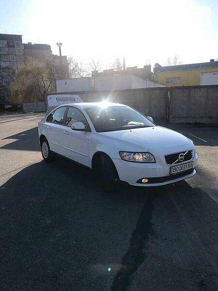 Седан Volvo S40 2010 в 