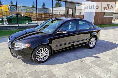 Седан Volvo S40 2011 в Тячеве