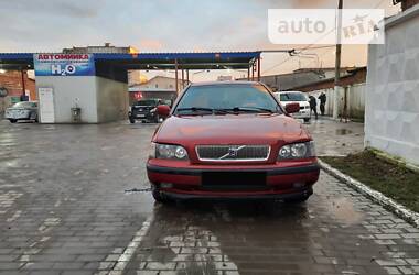 Седан Volvo S40 1999 в Чернівцях