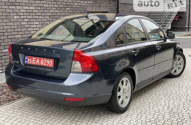 Седан Volvo S40 2011 в Стрию