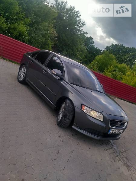 Седан Volvo S40 2009 в Кременце