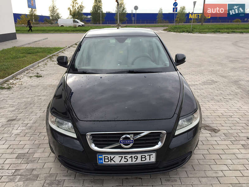 Седан Volvo S40 2011 в Киеве