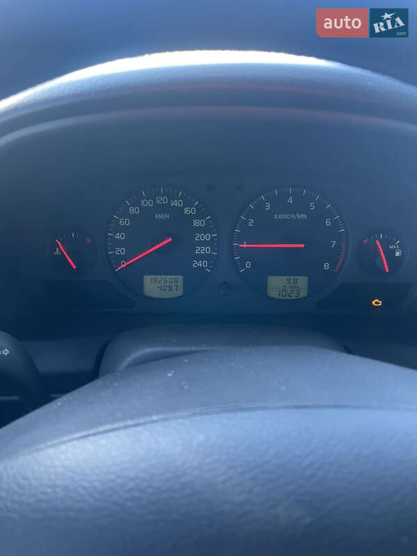 Седан Volvo S40 2003 в Ровно