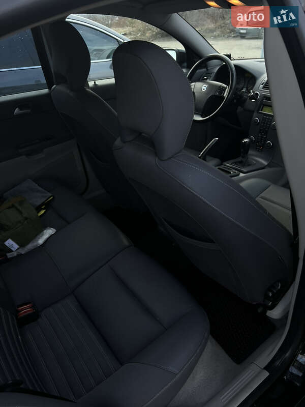 Седан Volvo S40 2009 в Львове