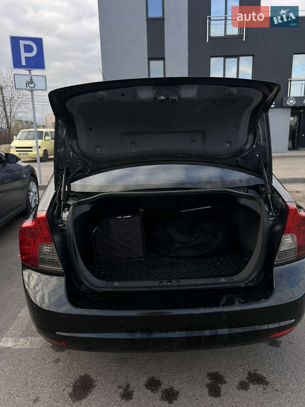 Седан Volvo S40 2009 в Львове