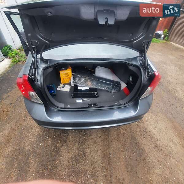 Седан Volvo S40 2009 в Чернівцях