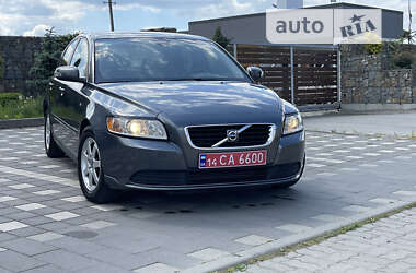 Седан Volvo S40 2009 в Стрые