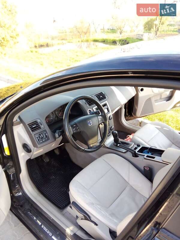 Седан Volvo S40 2007 в Львове